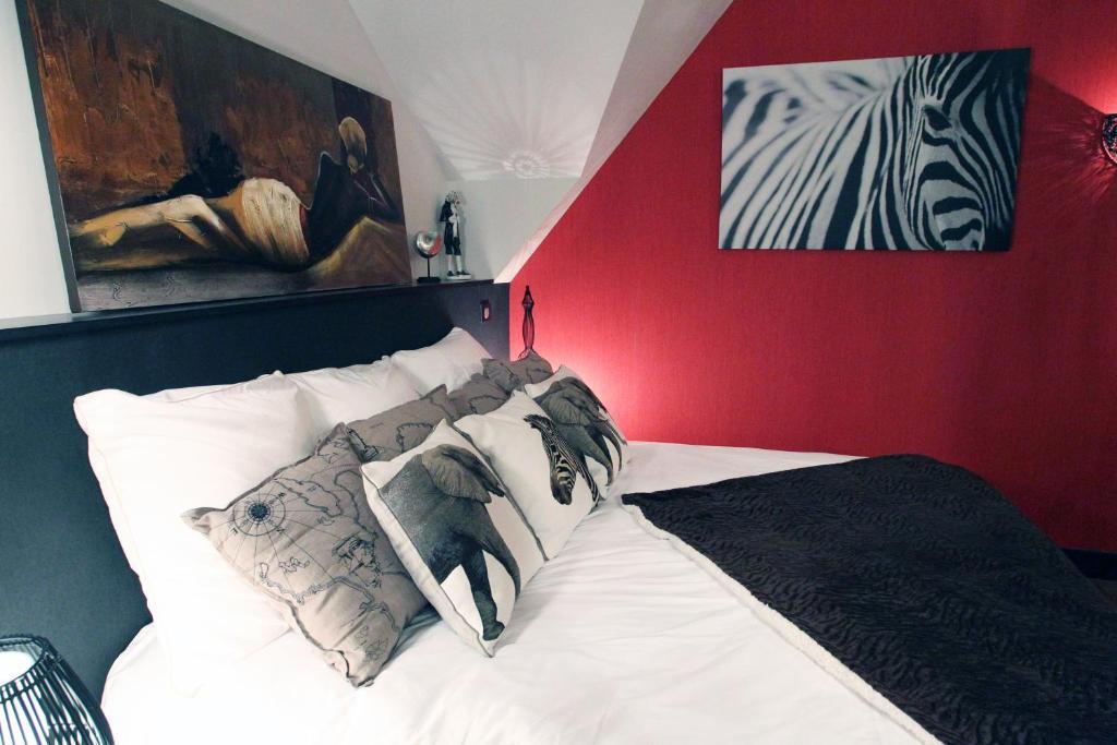 Aux 5 Sens Bed and Breakfast Tillé Rum bild